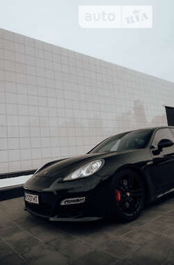 Porsche Panamera  2012