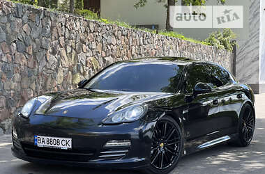 Porsche Panamera  2012