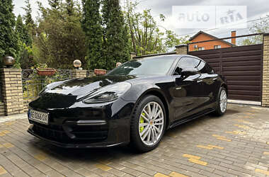 Porsche Panamera  2017