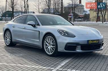 Porsche Panamera  2017