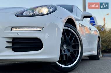 Porsche Panamera  2013