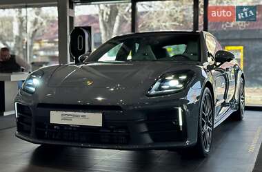 Porsche Panamera 2024