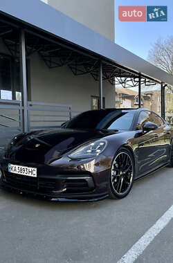 Porsche Panamera  2017