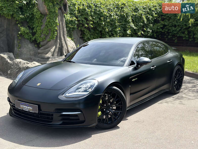 Универсал Porsche Panamera