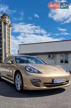 Porsche Panamera  2011
