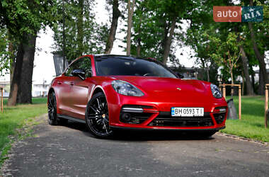 Porsche Panamera  2017