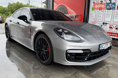 Porsche Panamera  2016
