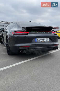 Porsche Panamera  2018