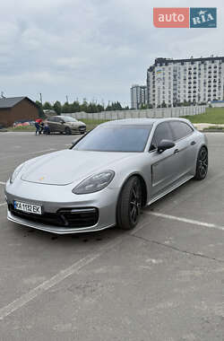 Porsche Panamera  2018