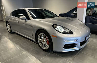 Porsche Panamera  2014