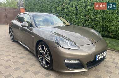 Porsche Panamera  2012