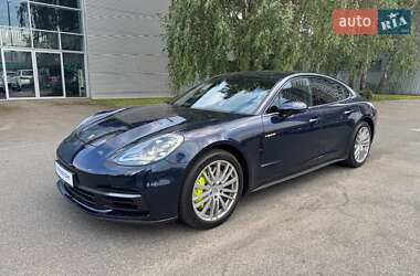 Porsche Panamera  2018
