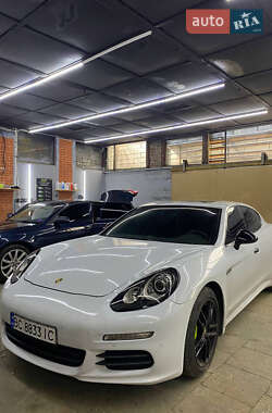Porsche Panamera  2016