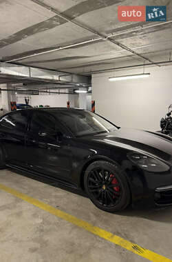 Porsche Panamera  2019
