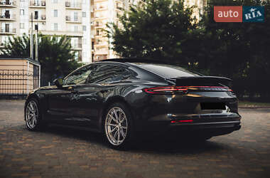 Porsche Panamera  2017