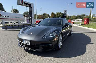Porsche Panamera  2018