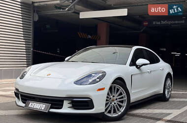 Porsche Panamera  2019
