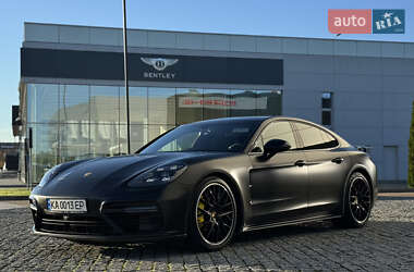 Porsche Panamera  2017