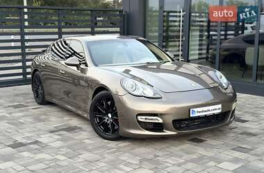 Porsche Panamera  2011