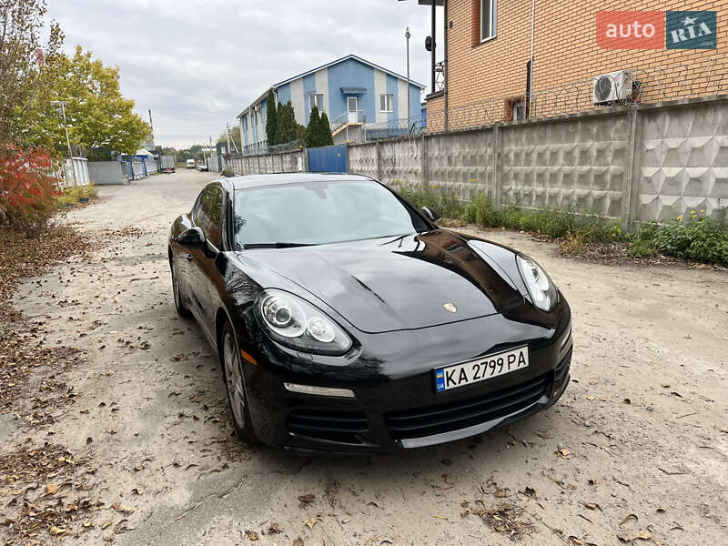 Легкові Porsche Panamera