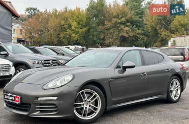Porsche Panamera  2013
