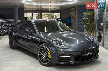 Porsche Panamera  2017