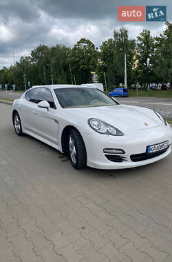 Porsche Panamera  2012