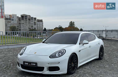 Porsche Panamera  2013