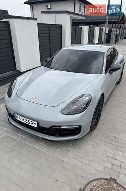 Porsche Panamera  2017