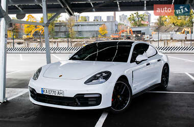 Porsche Panamera  2019
