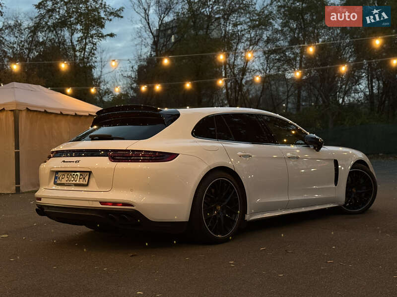 Универсал Porsche Panamera