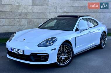 Porsche Panamera  2023