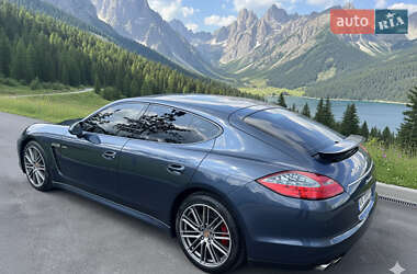 Porsche Panamera  2012