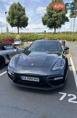 Porsche Panamera  2017