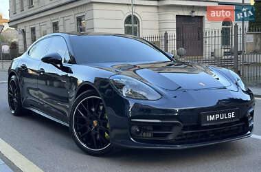 Porsche Panamera  2020