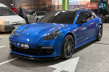Porsche Panamera  2017