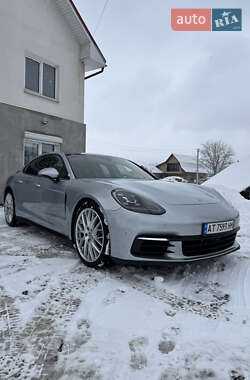 Porsche Panamera  2017