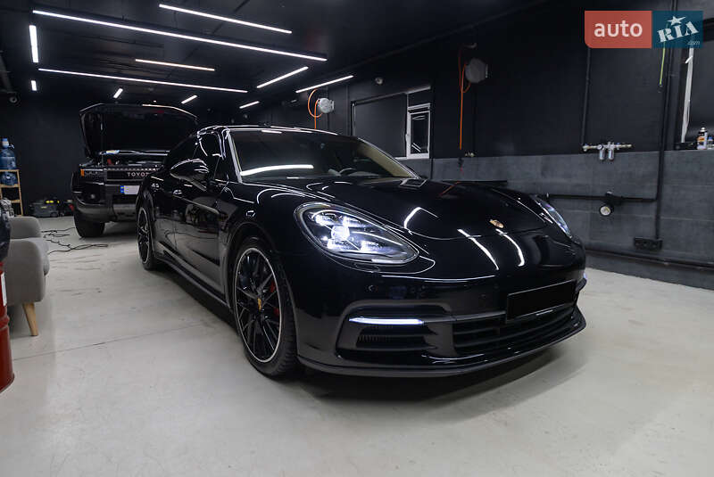Универсал Porsche Panamera