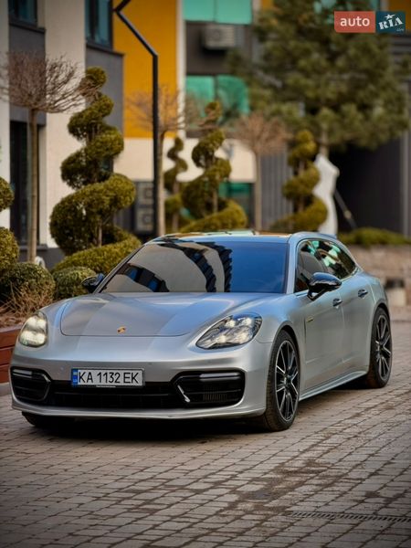 Универсал Porsche Panamera