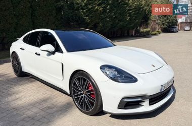 Porsche Panamera  2017
