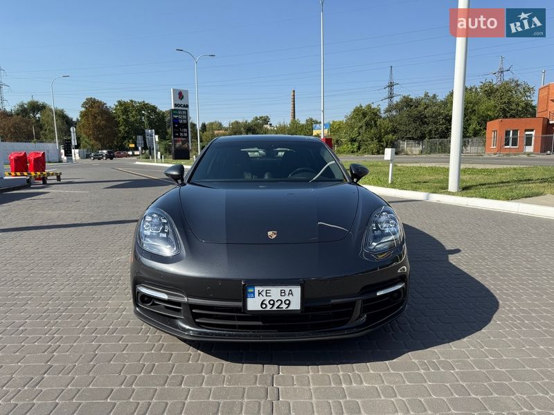 Фастбэк Porsche Panamera 2018 в Днепре