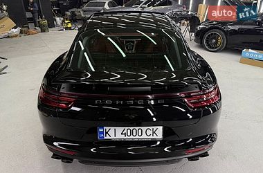 Porsche Panamera  2019
