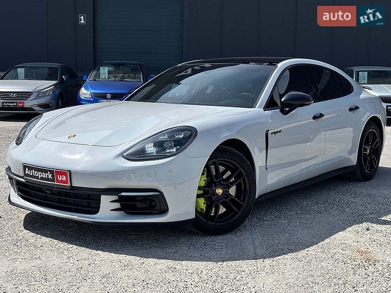 Універсал Porsche Panamera