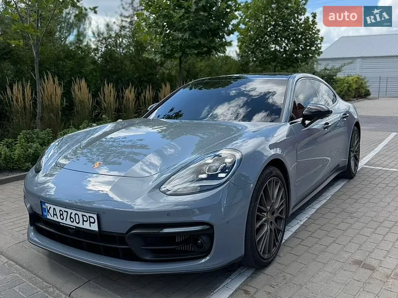 Porsche Panamera 2023