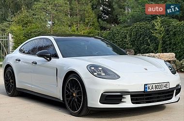Porsche Panamera  2017