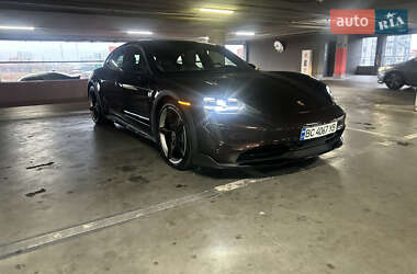 Porsche Taycan Cross Turismo 2022