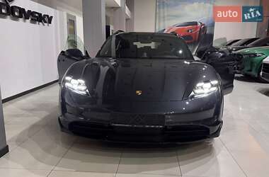 Porsche Taycan Cross Turismo  2022