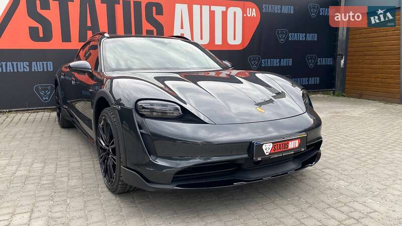 Седан Porsche Taycan Cross Turismo