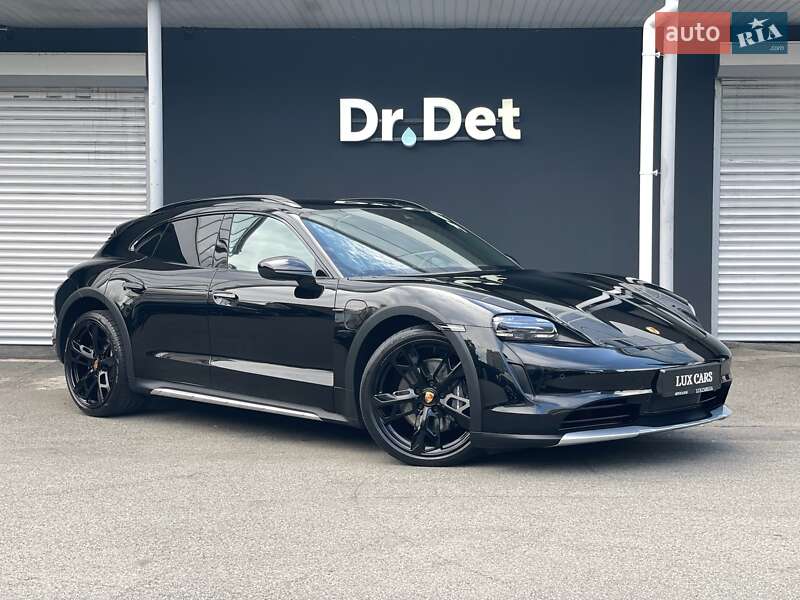 Porsche Taycan Cross Turismo