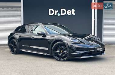 Porsche Taycan Cross Turismo  2023